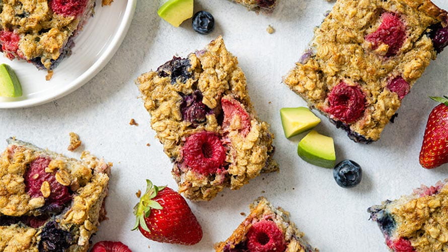 Hass Avocado Board Berry Avocado Baked Oats Heart-Check certified recipe