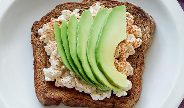 Heart-Healthy Breakfast Toast with Cottage Cheese and Avocado